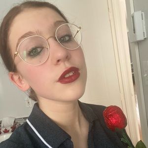 Meet your Posher, Frédérique